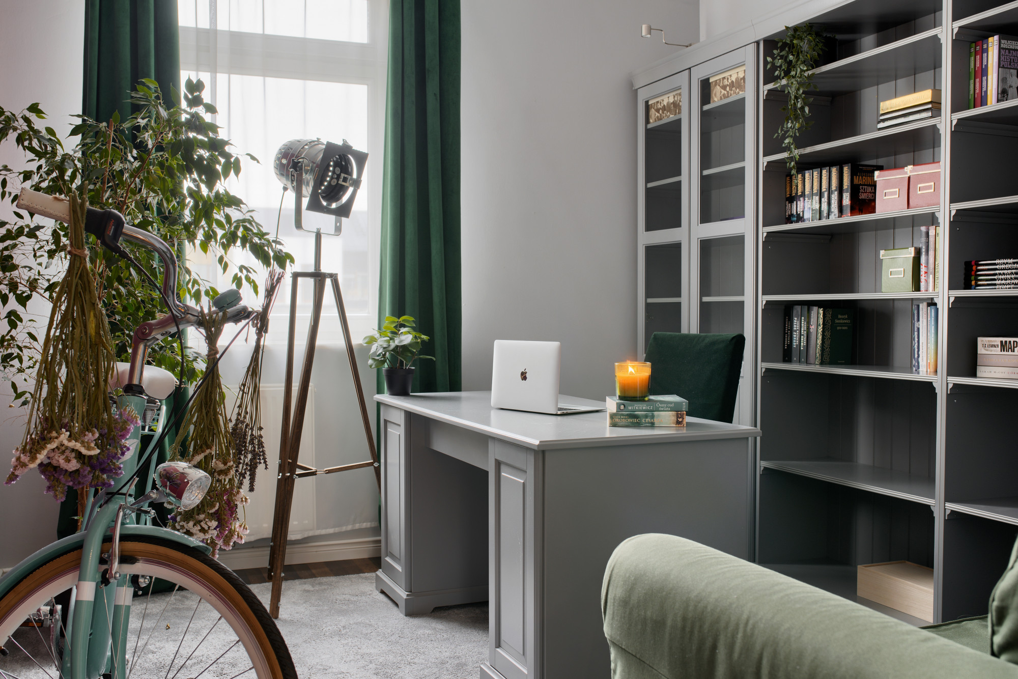 Dwupoziomowe mieszkanie - piętro do adaptacji